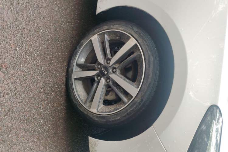 Used Kia K3 2017 1.6L Automatic 15th Anniversary Special Edition GLS Right Front Wheel Hub