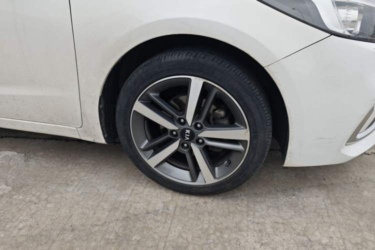 Used Kia K3 2017 1.6L Automatic 15th Anniversary Special Edition GLS Right Front Wheel Hub
