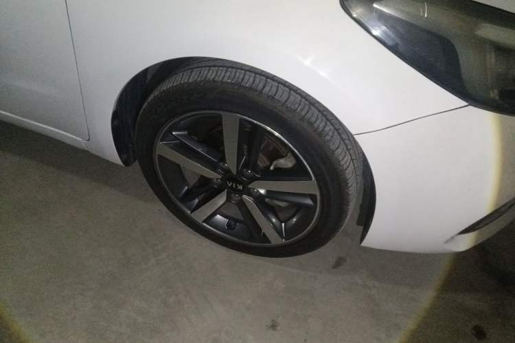 Used Kia K3 2017 1.6L Automatic 15th Anniversary Special Edition GLS Right Front Wheel Hub