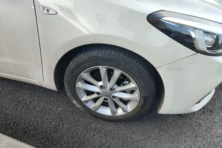 Used Kia K3 2017 1.6L Automatic 15th Anniversary Special Edition GLS Right Front Wheel Hub
