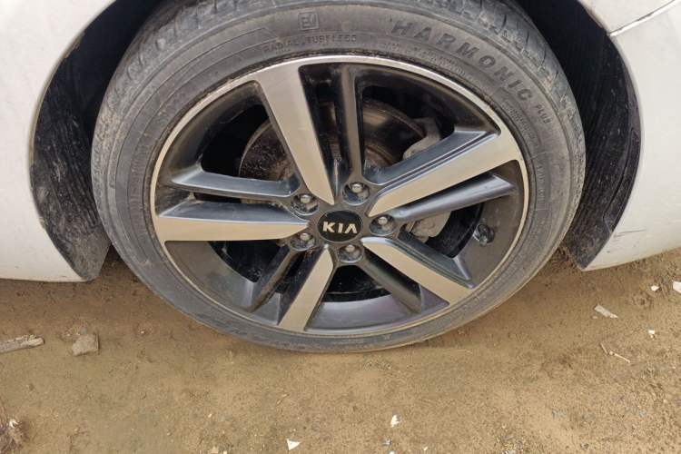 Used Kia K3 2017 1.6L Automatic 15th Anniversary Special Edition GLS Right Front Wheel Hub