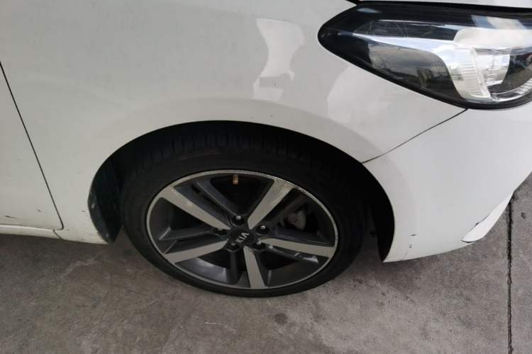 Used Kia K3 2017 1.6L Automatic 15th Anniversary Special Edition GLS Right Front Wheel Hub