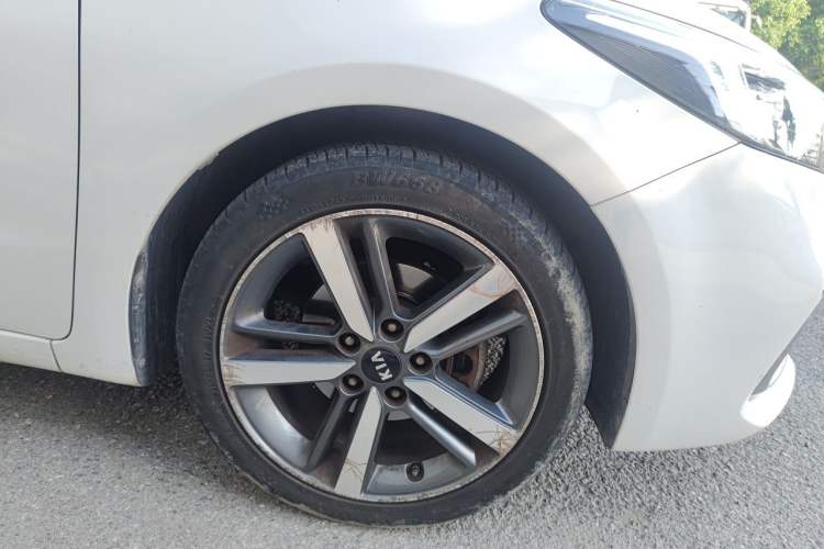 Used Kia K3 2017 1.6L Automatic 15th Anniversary Special Edition GLS Right Front Wheel Hub