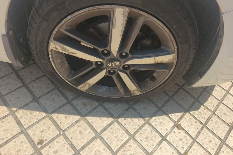 Used Kia K3 2017 1.6L Automatic 15th Anniversary Special Edition GLS Right Front Wheel Hub