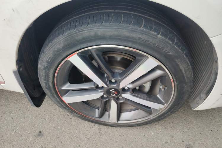 Used Kia K3 2017 1.6L Automatic 15th Anniversary Special Edition GLS Right Front Wheel Hub