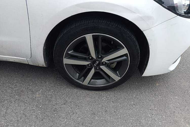 Used Kia K3 2017 1.6L Automatic 15th Anniversary Special Edition GLS Right Front Wheel Hub