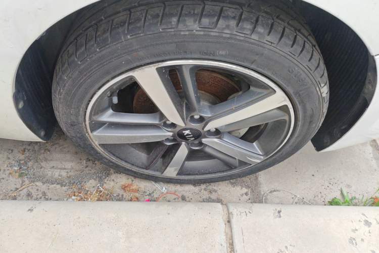 Used Kia K3 2017 1.6L Automatic 15th Anniversary Special Edition GLS Right Front Wheel Hub