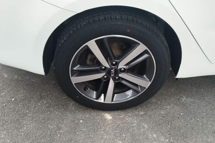 Used Kia K3 2017 1.6L Automatic 15th Anniversary Special Edition GLS Right Rear Wheel Hub