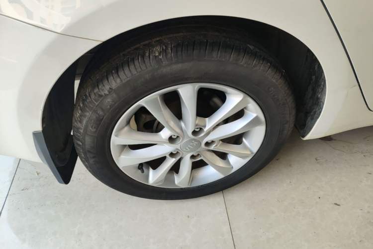 Used Kia K3 2017 1.6L Automatic 15th Anniversary Special Edition GLS Right Rear Wheel Hub