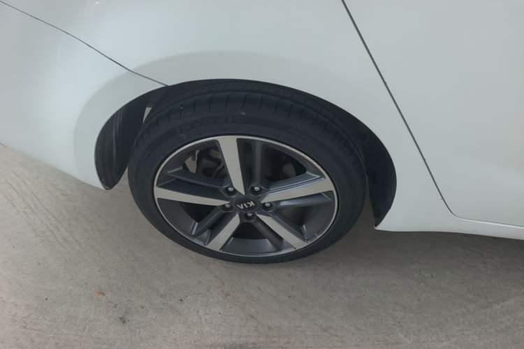 Used Kia K3 2017 1.6L Automatic 15th Anniversary Special Edition GLS Right Rear Wheel Hub