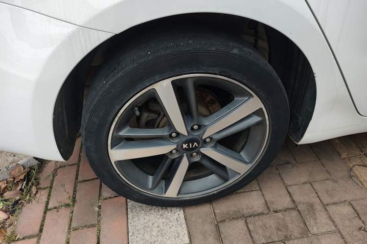 Used Kia K3 2017 1.6L Automatic 15th Anniversary Special Edition GLS Right Rear Wheel Hub