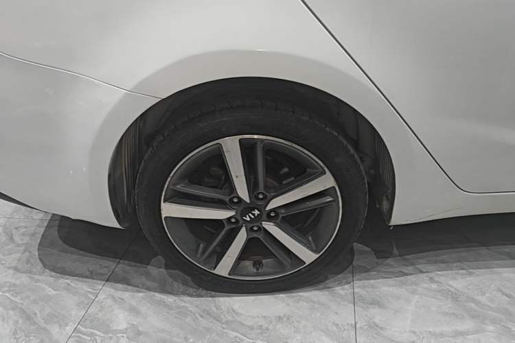 Used Kia K3 2017 1.6L Automatic 15th Anniversary Special Edition GLS Right Rear Wheel Hub
