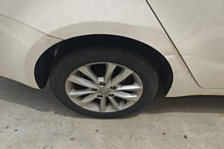 Used Kia K3 2017 1.6L Automatic 15th Anniversary Special Edition GLS Right Rear Wheel Hub