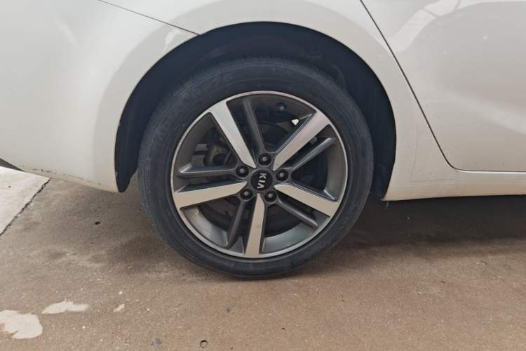 Used Kia K3 2017 1.6L Automatic 15th Anniversary Special Edition GLS Right Rear Wheel Hub
