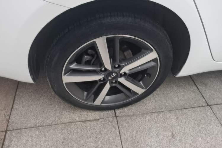 Used Kia K3 2017 1.6L Automatic 15th Anniversary Special Edition GLS Right Rear Wheel Hub