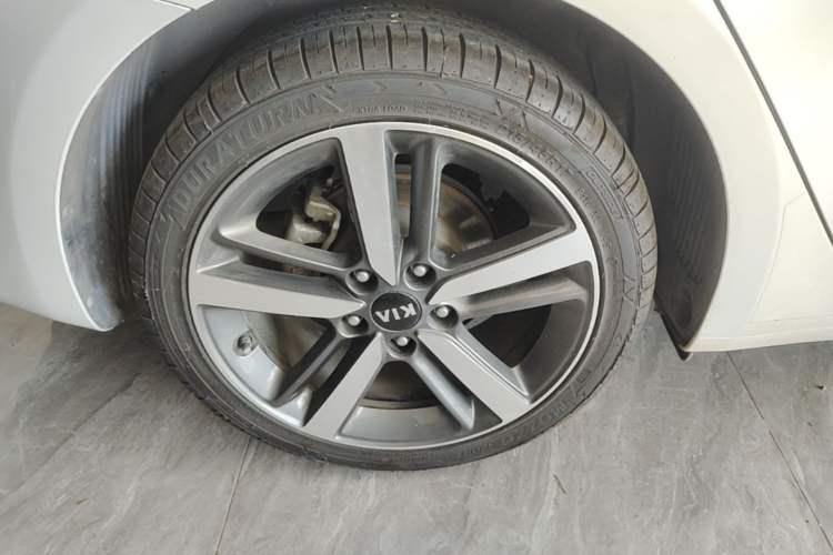 Used Kia K3 2017 1.6L Automatic 15th Anniversary Special Edition GLS Right Rear Wheel Hub