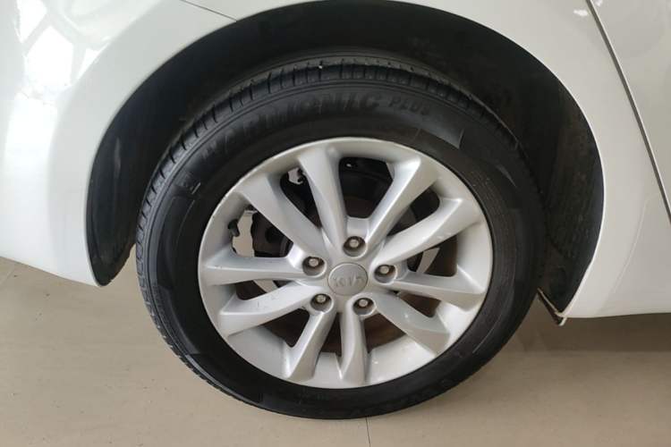 Used Kia K3 2017 1.6L Automatic 15th Anniversary Special Edition GLS Right Rear Wheel Hub
