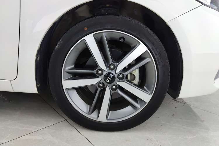Used Kia K3 2017 1.6L Automatic 15th Anniversary Special Edition GLS Right Rear Wheel Hub