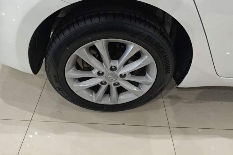 Used Kia K3 2017 1.6L Automatic 15th Anniversary Special Edition GLS Right Rear Wheel Hub