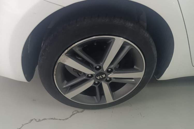 Used Kia K3 2017 1.6L Automatic 15th Anniversary Special Edition GLS Right Rear Wheel Hub