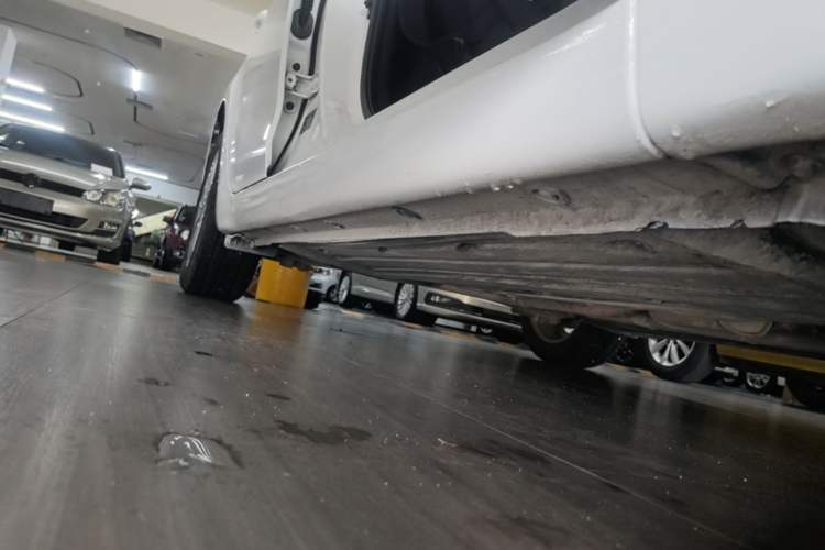 Used Kia K3 2017 1.6L Automatic 15th Anniversary Special Edition GLS Right Side Sill