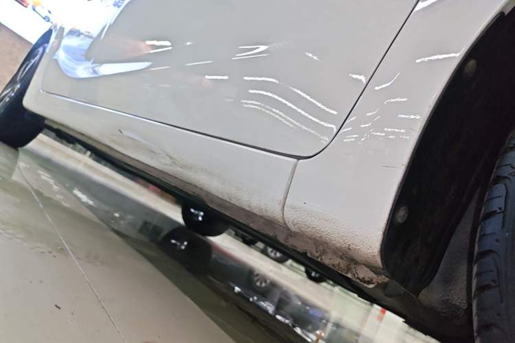 Used Kia K3 2017 1.6L Automatic 15th Anniversary Special Edition GLS Right Side Sill