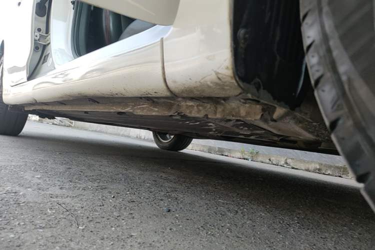 Used Kia K3 2017 1.6L Automatic 15th Anniversary Special Edition GLS Right Side Sill