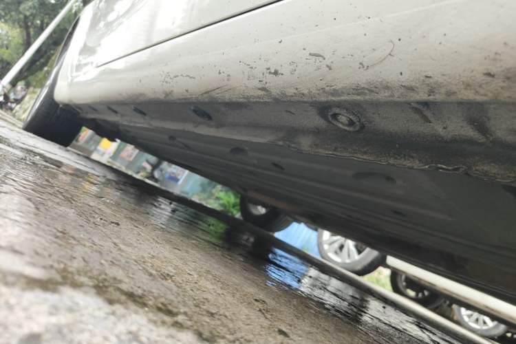 Used Kia K3 2017 1.6L Automatic 15th Anniversary Special Edition GLS Right Side Sill