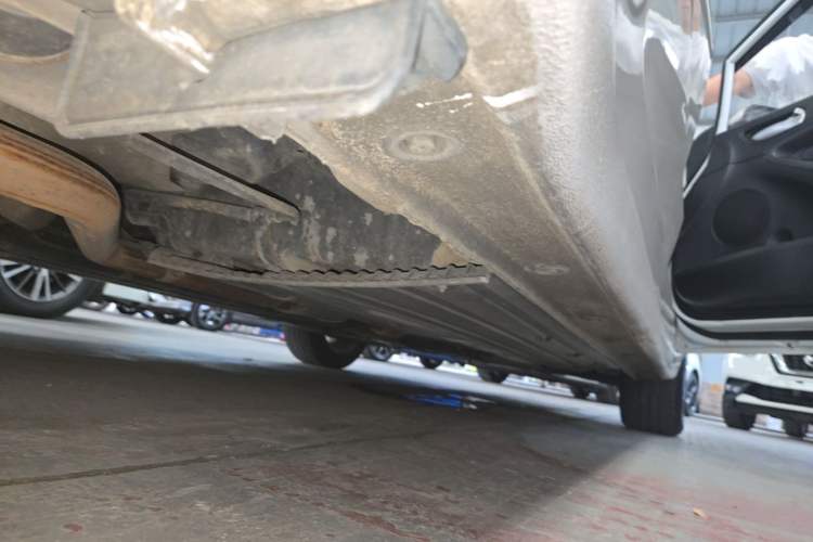 Used Kia K3 2017 1.6L Automatic 15th Anniversary Special Edition GLS Right Side Sill
