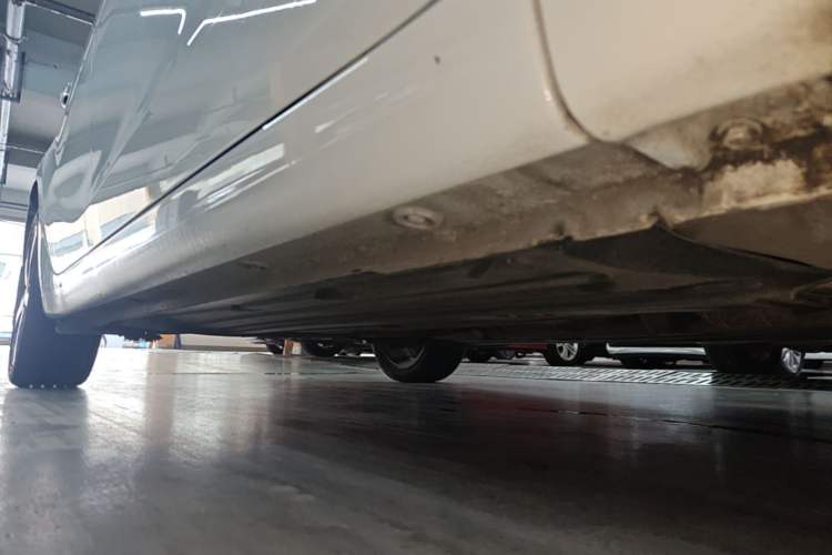 Used Kia K3 2017 1.6L Automatic 15th Anniversary Special Edition GLS Right Side Sill