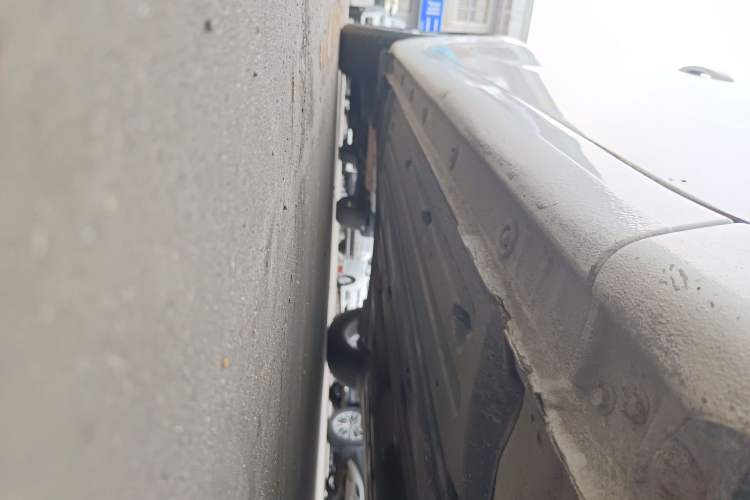 Used Kia K3 2017 1.6L Automatic 15th Anniversary Special Edition GLS Right Side Sill