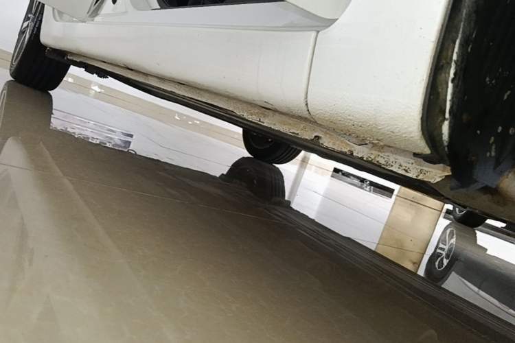 Used Kia K3 2017 1.6L Automatic 15th Anniversary Special Edition GLS Right Side Sill
