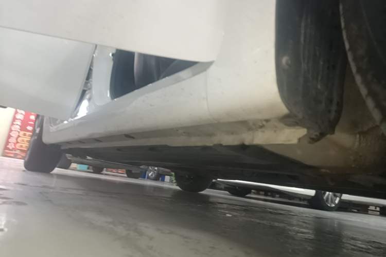 Used Kia K3 2017 1.6L Automatic 15th Anniversary Special Edition GLS Right Side Sill