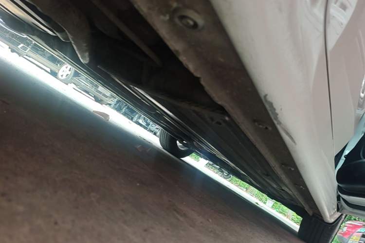 Used Kia K3 2017 1.6L Automatic 15th Anniversary Special Edition GLS Right Side Sill