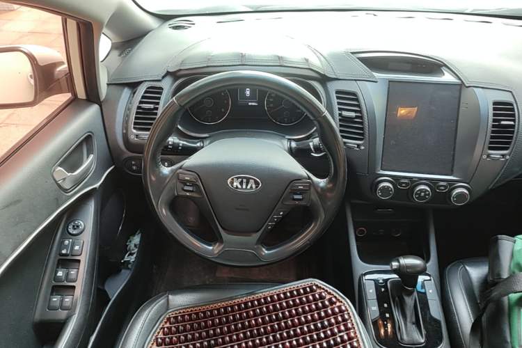 Used Kia K3 2017 1.6L Automatic 15th Anniversary Special Edition GLS Steering Wheel