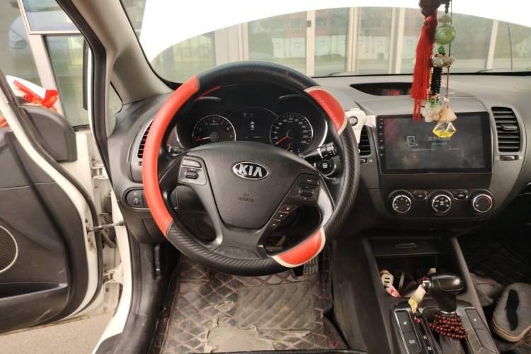 Used Kia K3 2017 1.6L Automatic 15th Anniversary Special Edition GLS Steering Wheel