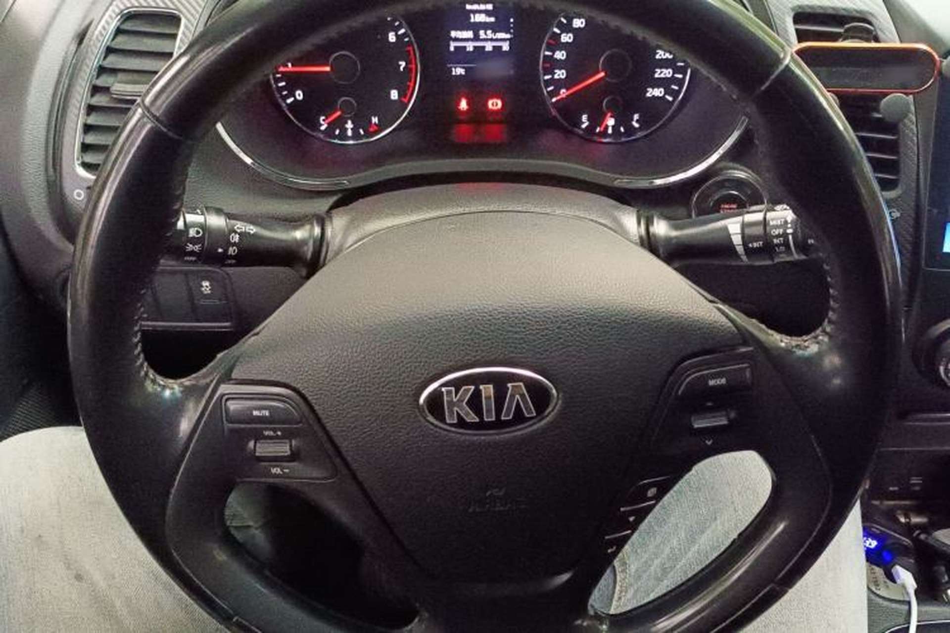 Used Kia K3 2017 1.6L Automatic 15th Anniversary Special Edition GLS Steering Wheel