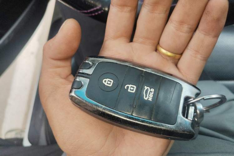 Used Kia K3 2017 1.6L Automatic 15th Anniversary Special Edition GLS Vehicle Key