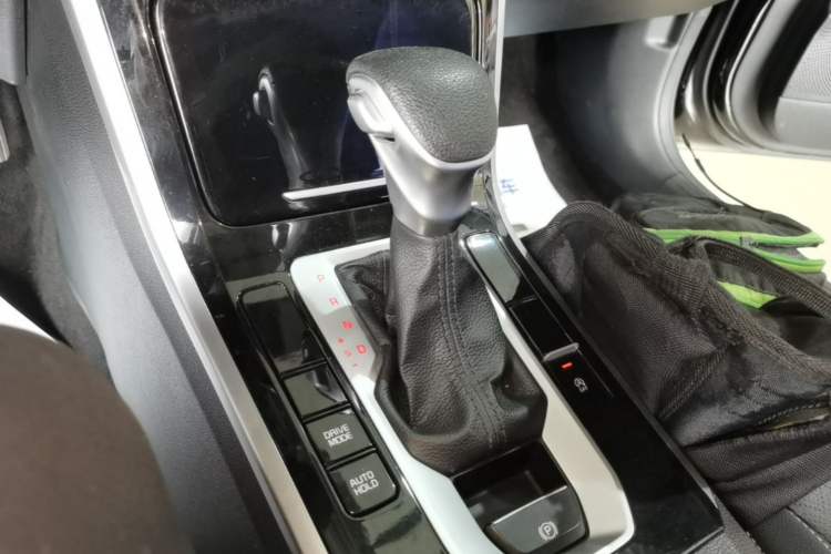 Used Kia K3 2019 1.5L CVT Smart Connectivity Version Gear Lever