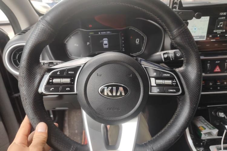 Used Kia K3 2019 1.5L CVT Smart Connectivity Version Steering Wheel