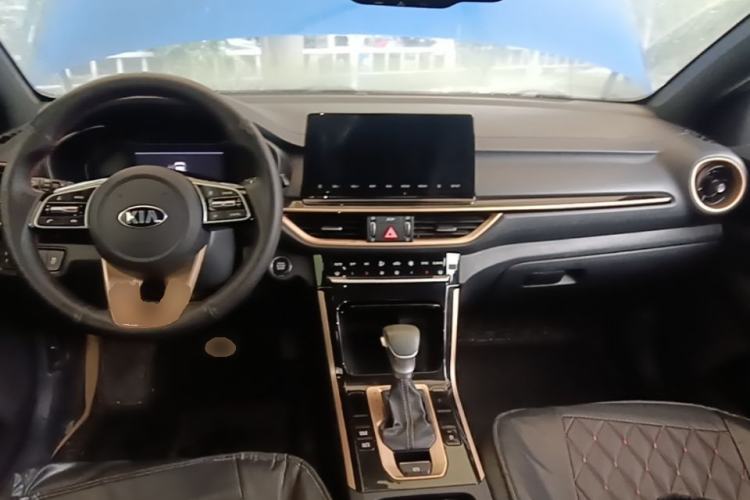 Used Kia K3 2019 1.5L CVT Smart Connectivity Version Center Console