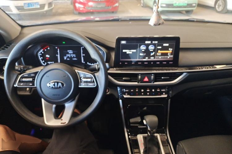 Used Kia K3 2019 1.5L CVT New Sharp Edition Center Console
