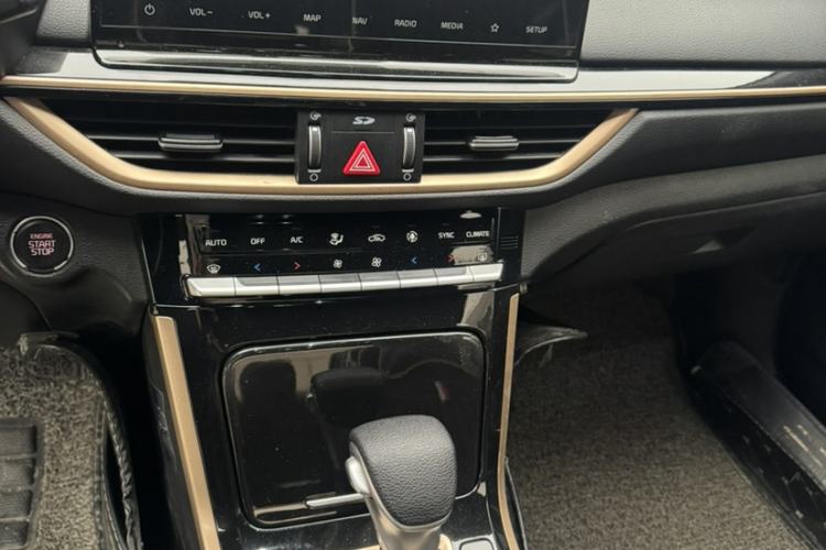 Used Kia K3 2019 1.5L CVT Smart Connectivity Version Gear Lever