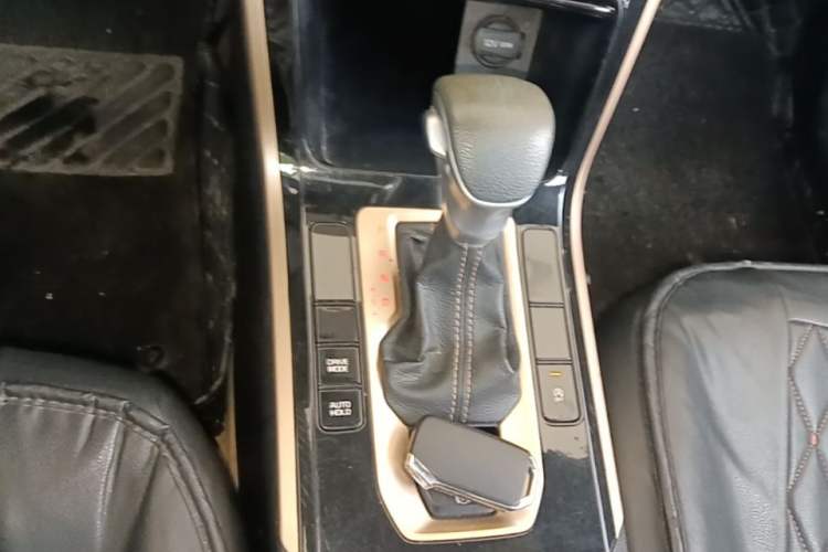 Used Kia K3 2019 1.5L CVT Smart Connectivity Version Gear Lever