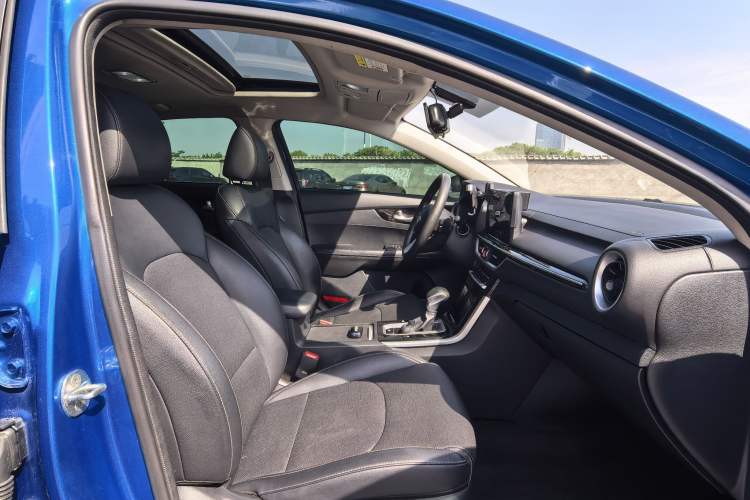 Used Kia K3 2019 1.5L CVT Smart Connectivity Version Interior 11