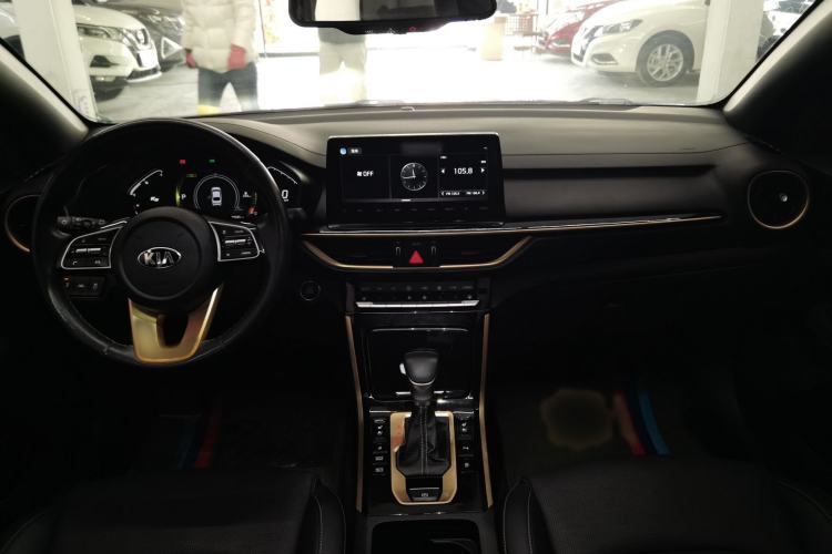 Used Kia K3 2019 1.5L CVT Luxury Edition Interior 4