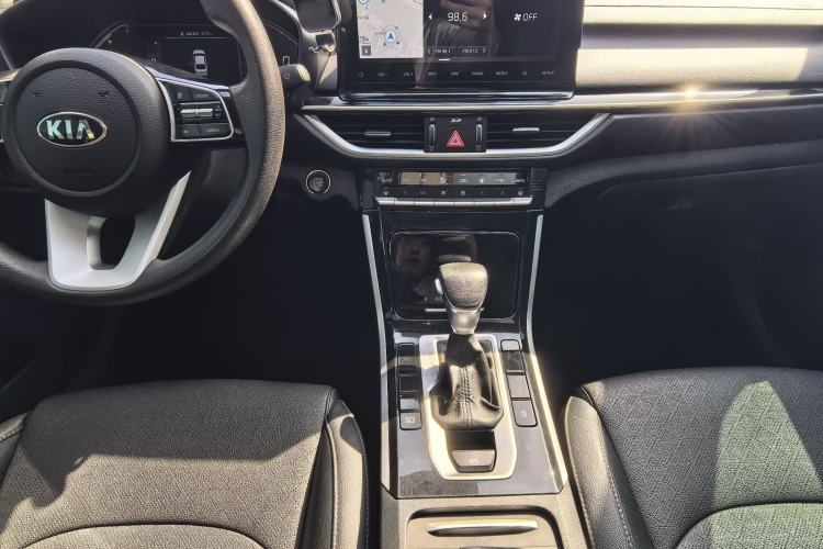 Used Kia K3 2019 1.5L CVT Smart Connectivity Version Interior 5