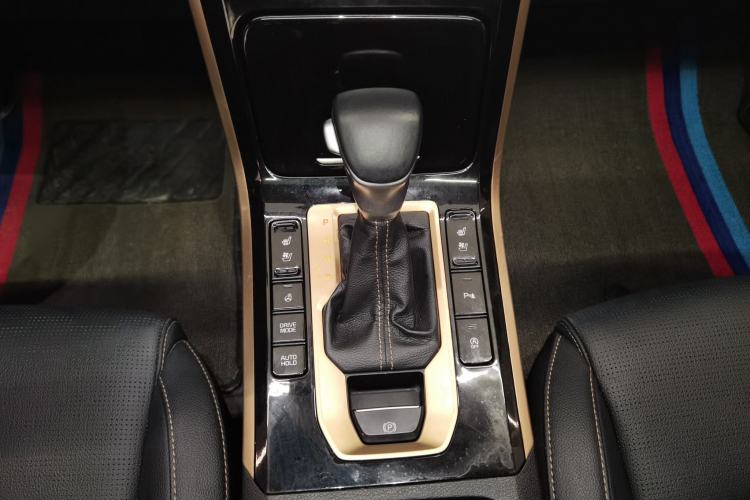 Used Kia K3 2019 1.5L CVT Luxury Edition Interior 6