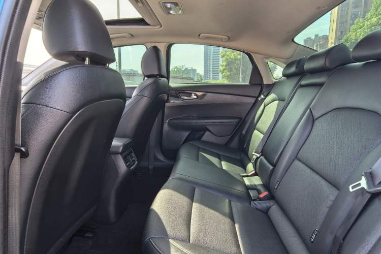 Used Kia K3 2019 1.5L CVT Smart Connectivity Version Interior 9
