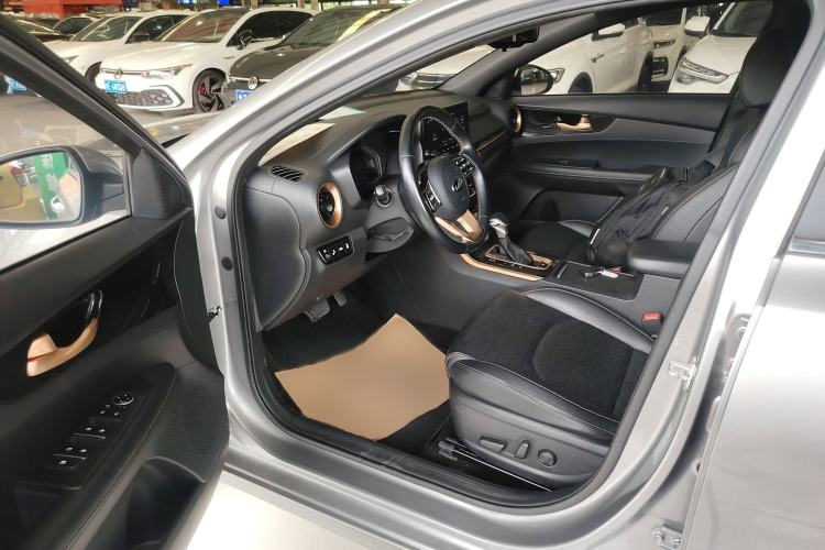 Used Kia K3 2019 1.5L CVT Luxury Edition Driver Seat